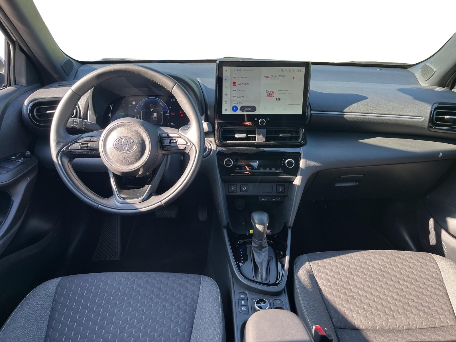 TOYOTA Yaris Cross 1.5 VVT-i HSD Trend AWD-i, Full-Hybrid Petrol/Electric, Second hand / Used, Automatic - 5