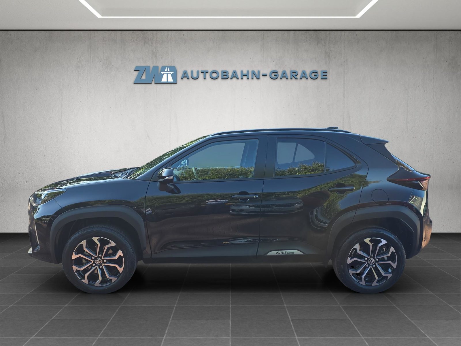 TOYOTA Yaris Cross 1.5 VVT-i HSD Trend AWD-i, Hybride Integrale Benzina/Elettrica, Occasioni / Usate, Automatico - 2