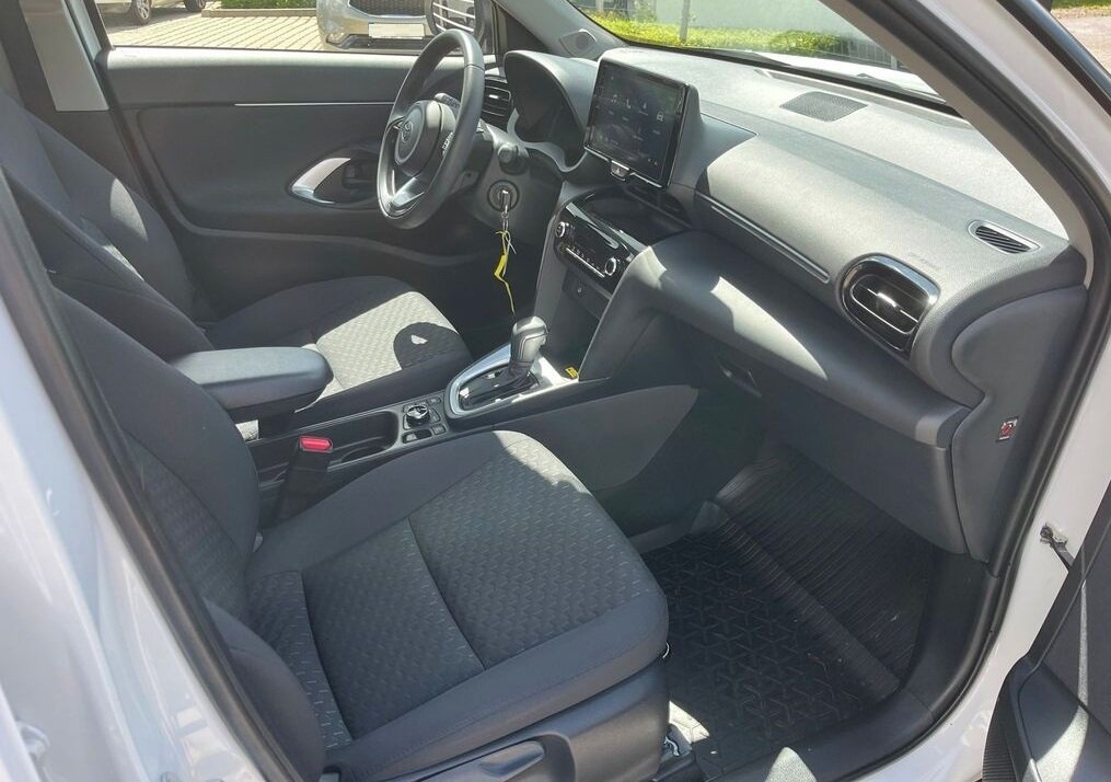 TOYOTA Yaris Cross 1.5 VVT-i HSD Comfort AWD-i, Voll-Hybrid Benzin/Elektro, Occasion / Gebraucht, Automatik - 5