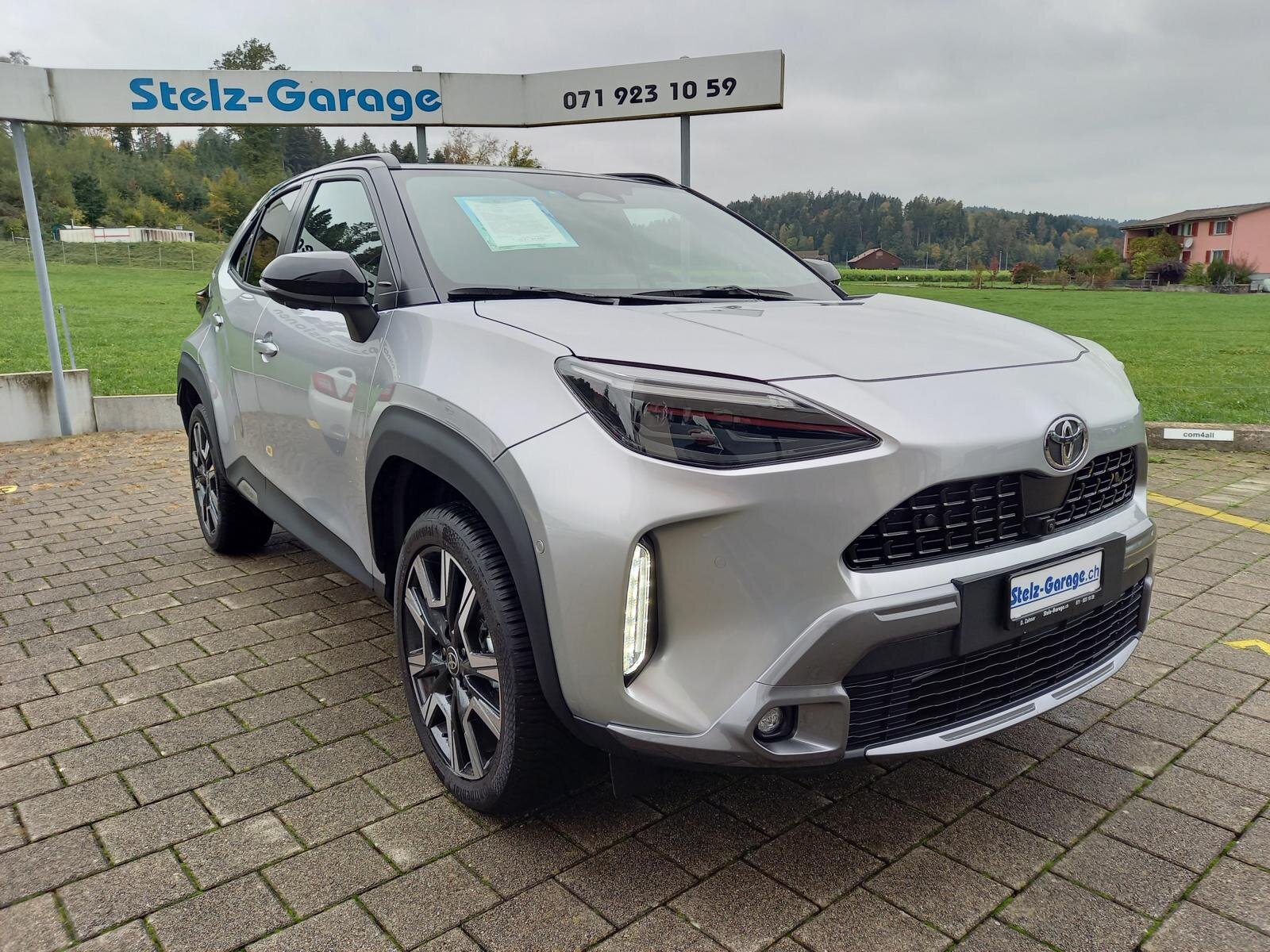 TOYOTA Yaris Cross 1.5 VVT-i HSD Premium AWD-i, Full-Hybrid Petrol/Electric, Second hand / Used, Automatic - 4