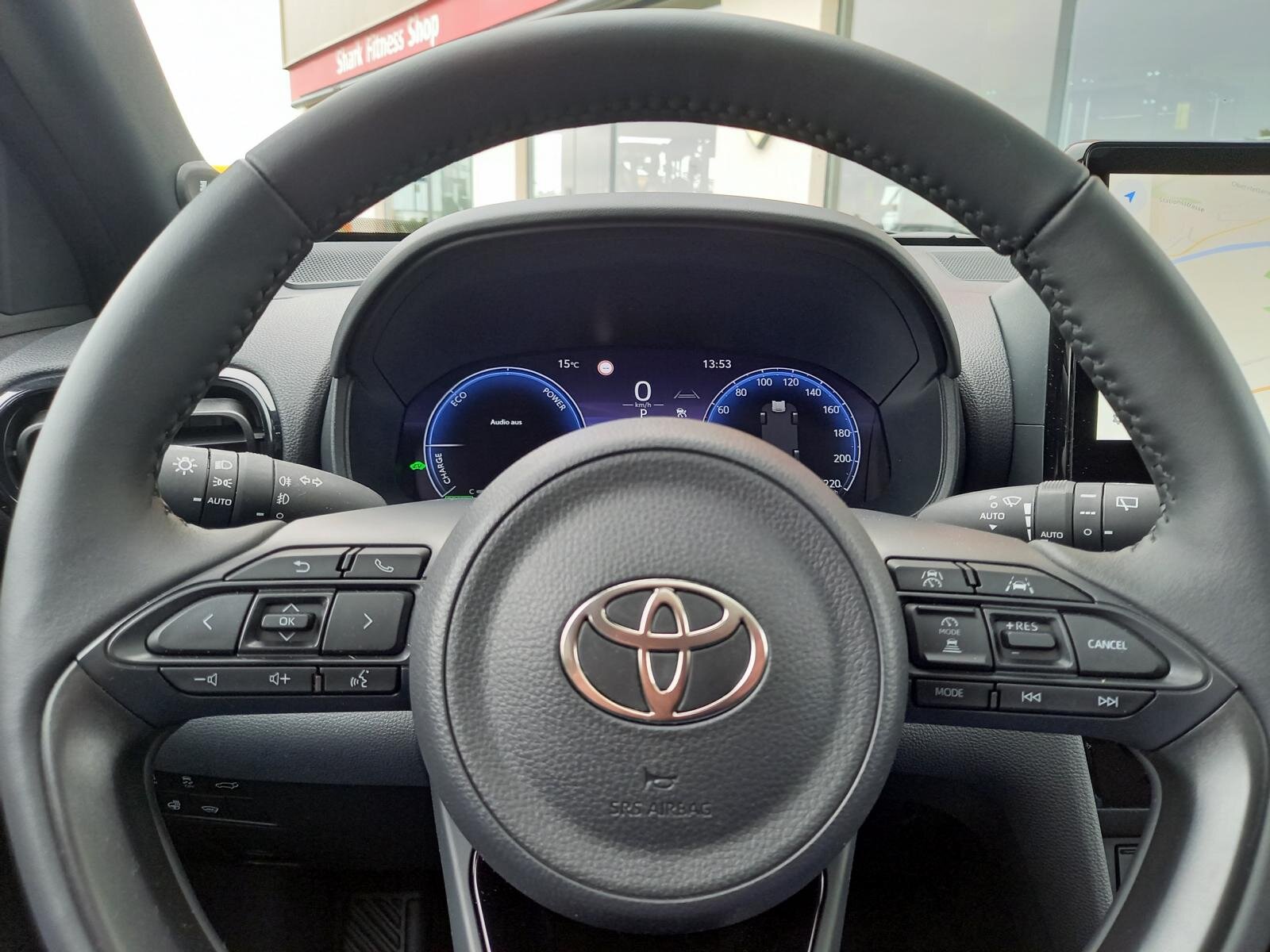 TOYOTA Yaris Cross 1.5 VVT-i HSD Premium AWD-i, Full-Hybrid Petrol/Electric, Second hand / Used, Automatic - 6