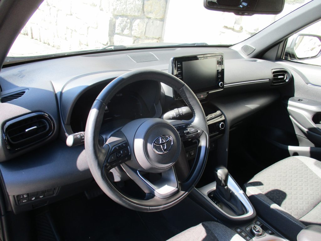 TOYOTA YARIS CROSS 1.5 VVT-i HSD Trend AWD-i, Voll-Hybrid Benzin/Elektro, Occasion / Gebraucht, Automatik - 4