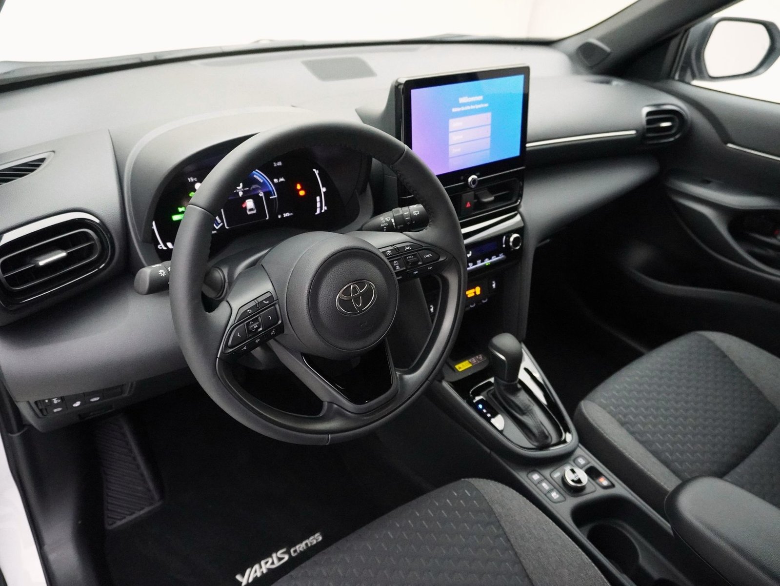 TOYOTA Yaris Cross 1.5 VVT-i HSD Trend AWD-i ** 4x4 ** inkl., Voll-Hybrid Benzin/Elektro, Vorführwagen, Automatik - 7