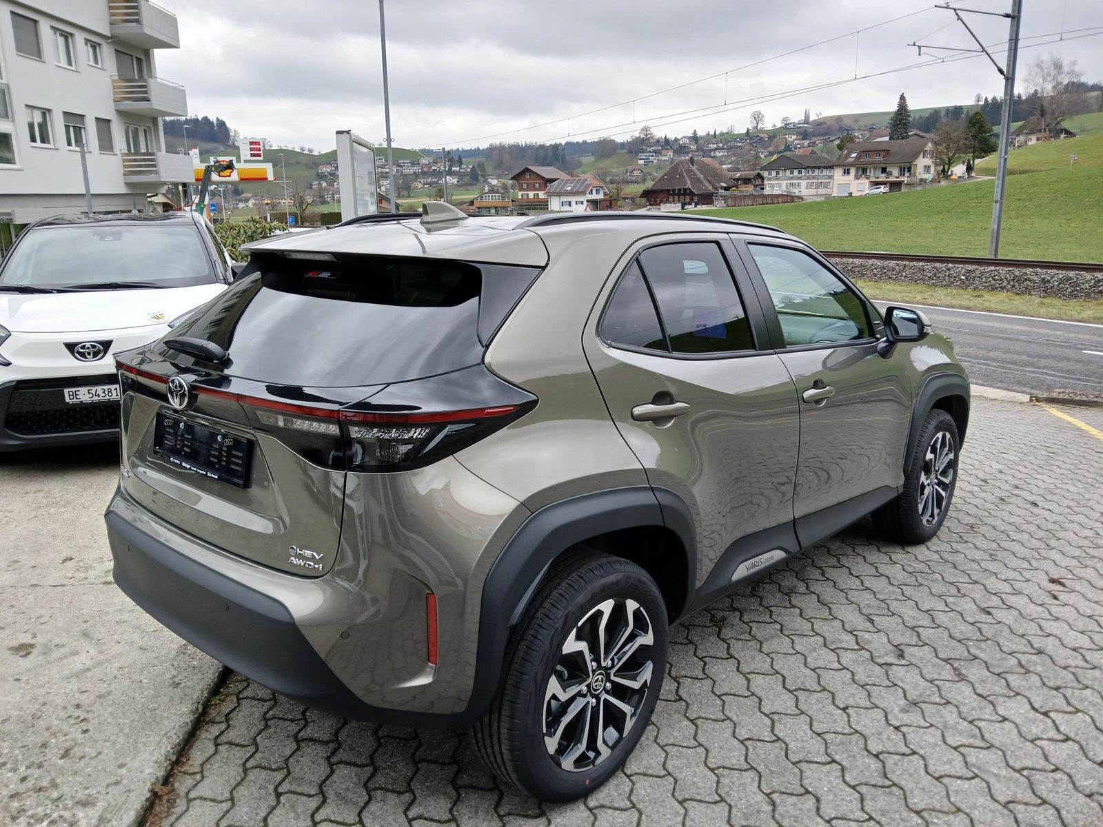 TOYOTA Yaris Cross 1.5 VVT-i HSD Trend AWD-i, Hybride Intégral Essence/Électricité, Voiture nouvelle, Automatique - 5