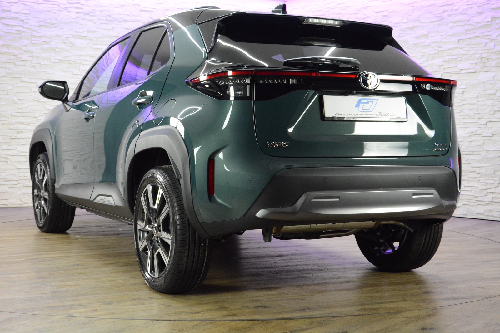 TOYOTA Yaris Cross 1.5 VVT-i HSD Premium AWD-i, Full-Hybrid Petrol/Electric, New car, Automatic - 6