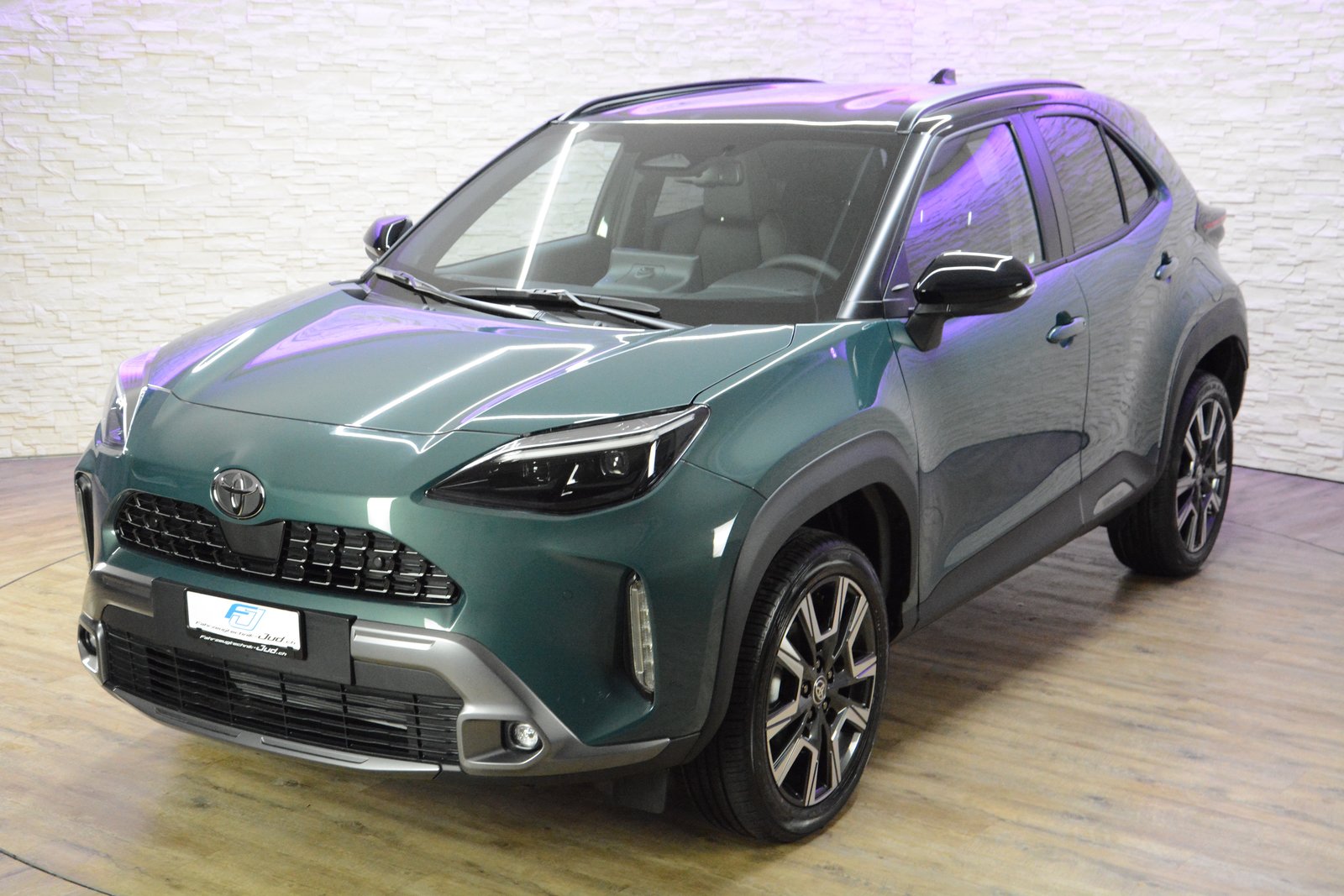 TOYOTA Yaris Cross 1.5 VVT-i HSD Premium AWD-i, Full-Hybrid Petrol/Electric, New car, Automatic - 7