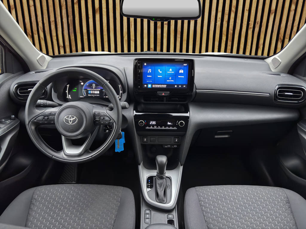 TOYOTA Yaris Cross 1.5 VVT-i HSD Comfort AWD-i, Voll-Hybrid Benzin/Elektro, Occasion / Gebraucht, Automat - 7