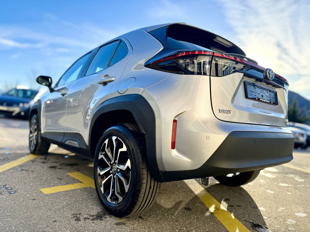 TOYOTA Yaris Cross 1.5 VVT-i HSD Trend AWD-i, Hybride Intégral Essence/Électricité, Occasion / Utilisé, Automatique - 4