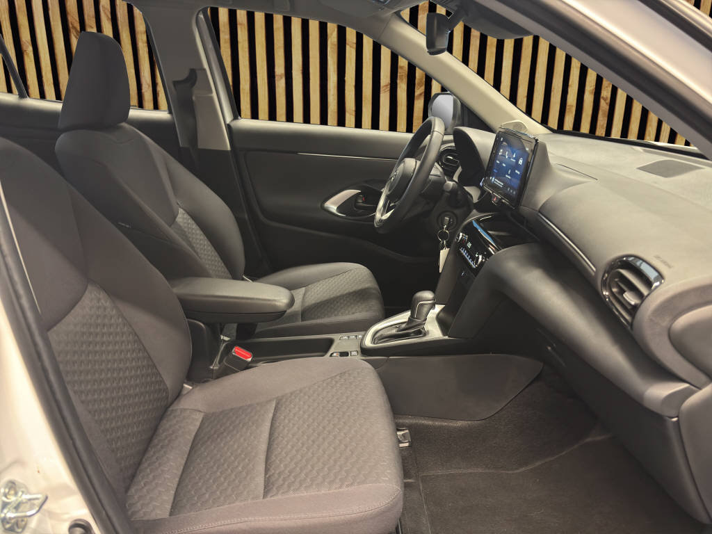 TOYOTA Yaris Cross 1.5 VVT-i HSD Comfort, Full-Hybrid Petrol/Electric, Second hand / Used, Automatic - 5