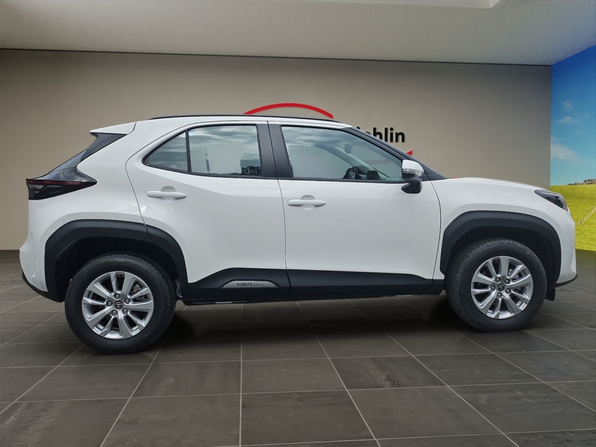 TOYOTA Yaris Cross 1.5 VVT-i HSD Comfort, Hybride Intégral Essence/Électricité, Occasion / Utilisé, Automatique - 6