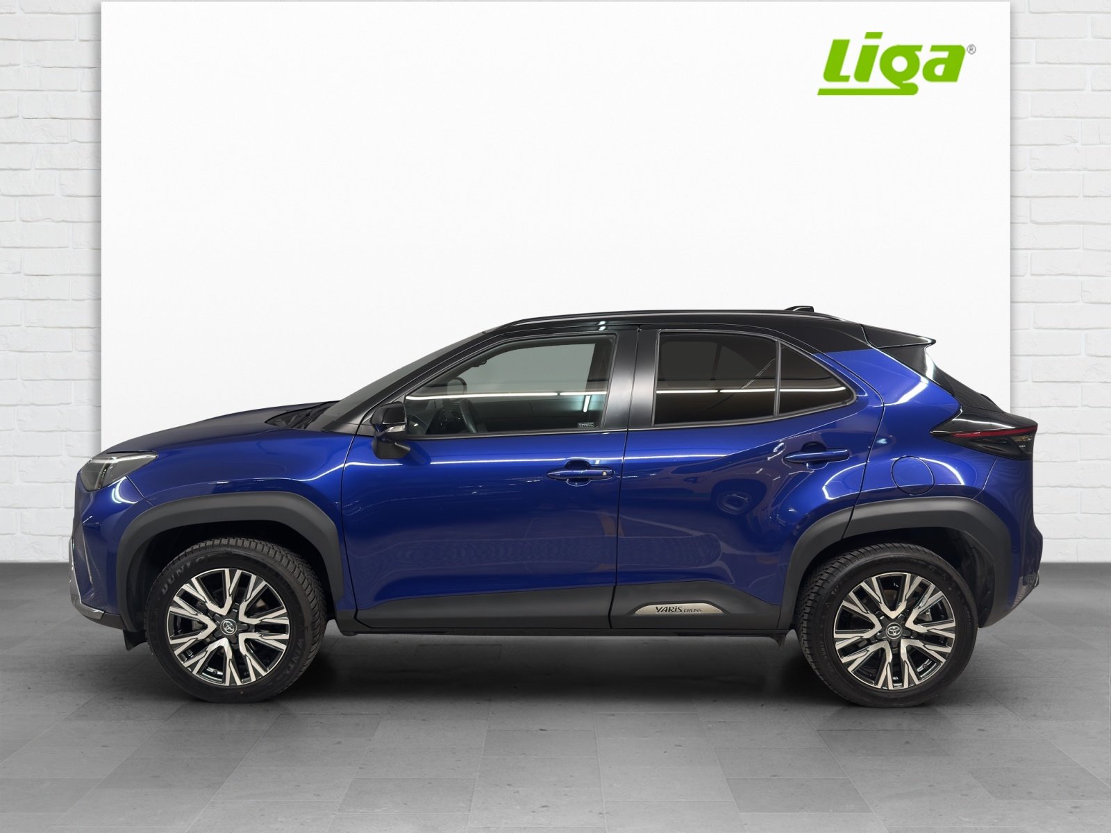 TOYOTA Yaris Cross 1.5 VVT-i HSD Adventure AWD-