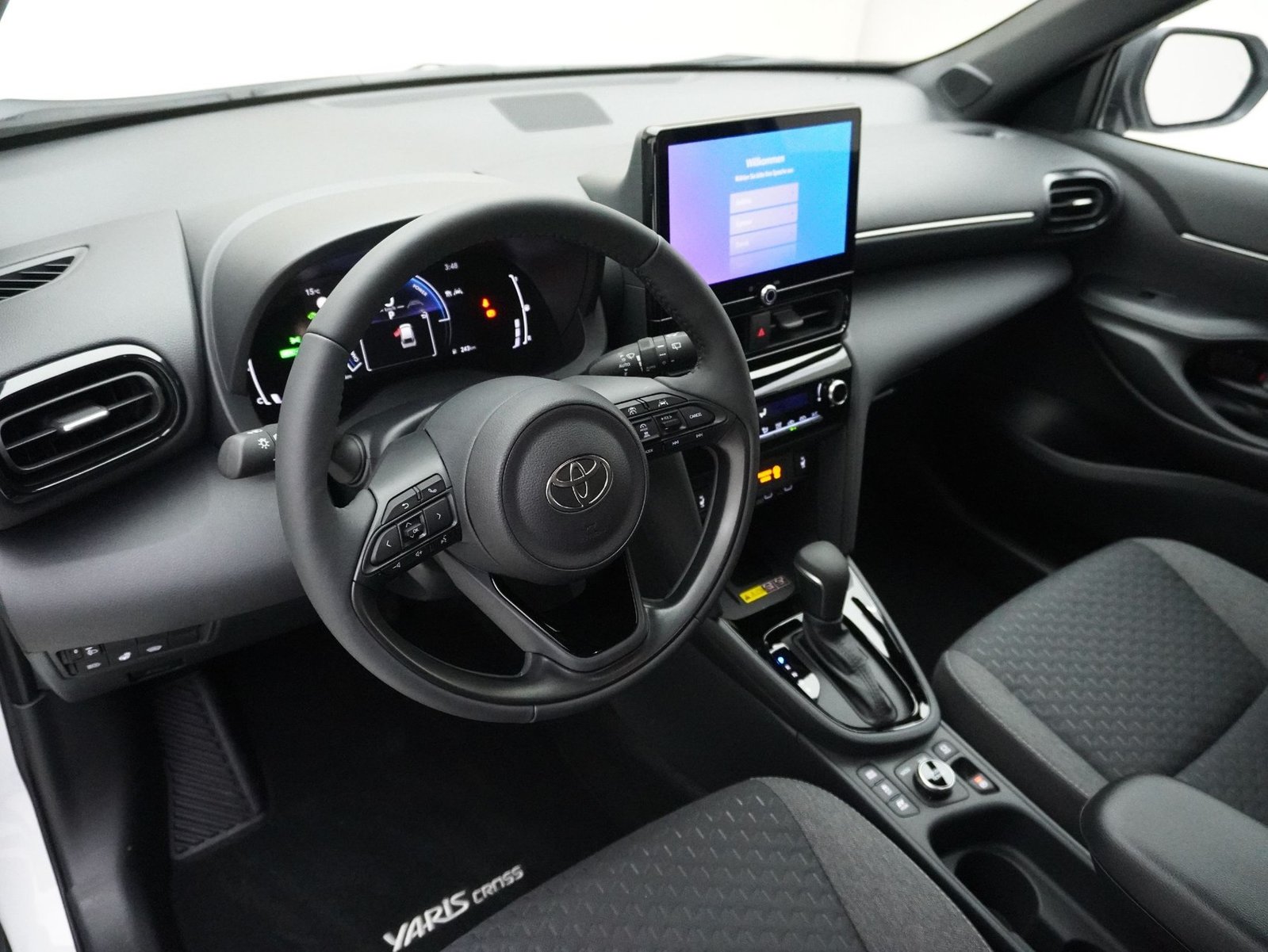 TOYOTA Yaris Cross 1.5 VVT-i HSD Trend AWD-i ** 4x4 ** inkl. 8-Fach, Full-Hybrid Petrol/Electric, Ex-demonstrator, Automatic - 7