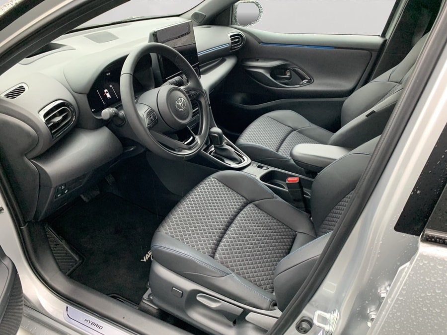 TOYOTA Yaris 1.5 Premium e-CVT, Full-Hybrid Petrol/Electric, New car, Automatic - 6