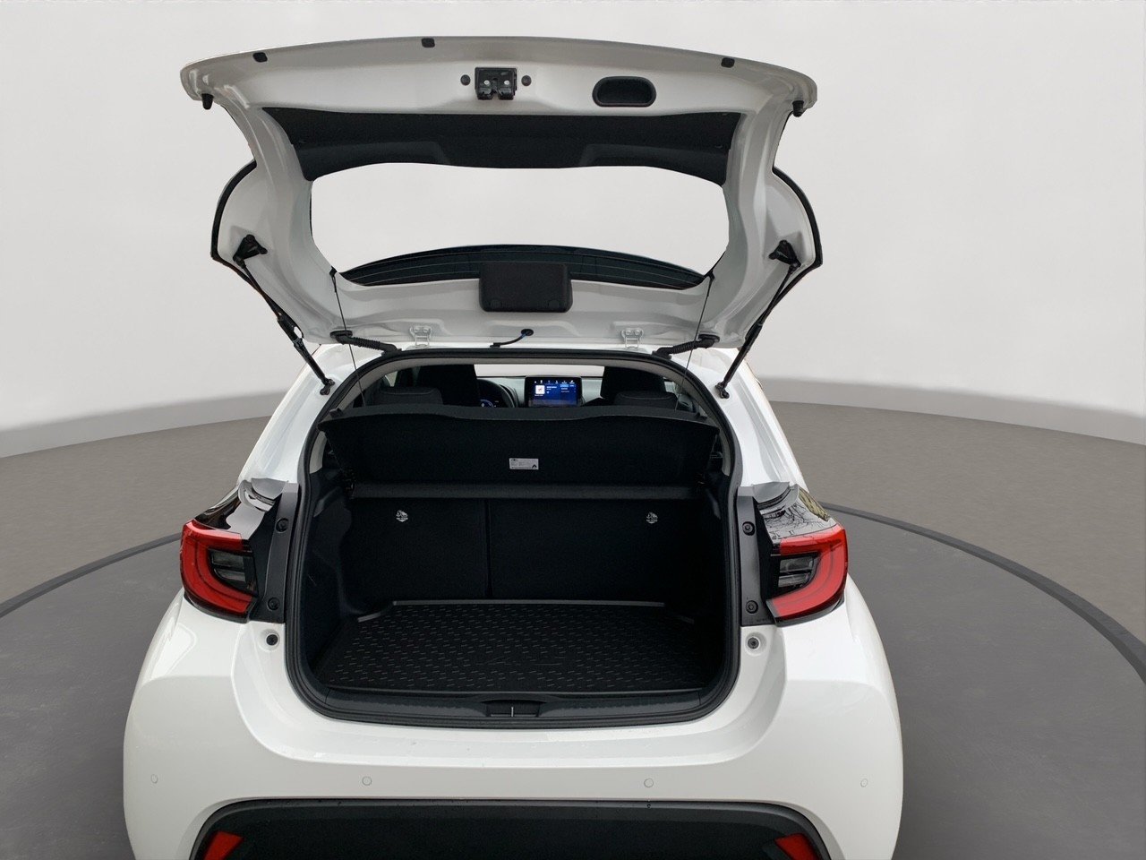 TOYOTA Yaris 1.5 Trend e-CVT, Hybride Integrale Benzina/Elettrica, Auto nuove, Automatico - 6