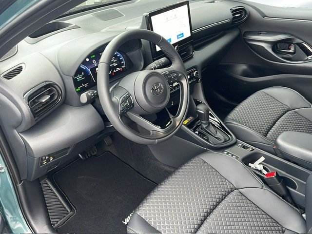 TOYOTA Yaris 1.5 Premium e-CVT, Hybride Intégral Essence/Électricité, Voiture nouvelle, Automatique - 4
