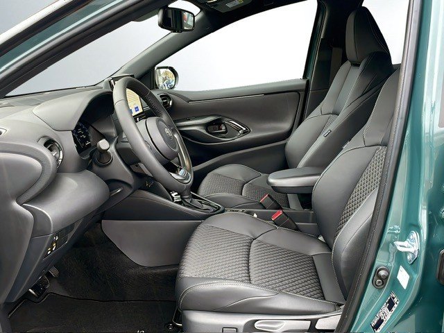 TOYOTA Yaris 1.5 Premium e-CVT, Hybride Intégral Essence/Électricité, Voiture nouvelle, Automatique - 5