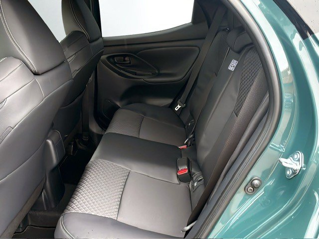 TOYOTA Yaris 1.5 Premium e-CVT, Hybride Intégral Essence/Électricité, Voiture nouvelle, Automatique - 7