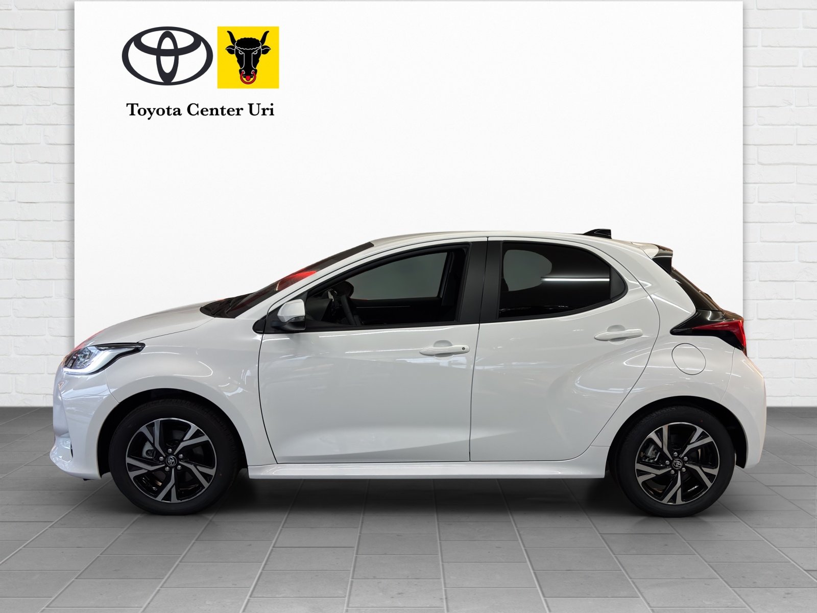 TOYOTA Yaris 1.5 Trend e-CVT, Full-Hybrid Petrol/Electric, New car, Automatic - 2