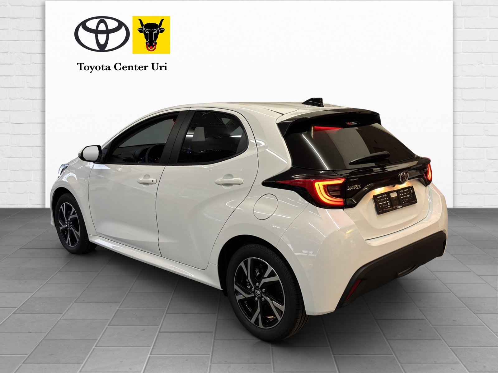 TOYOTA Yaris 1.5 Trend e-CVT, Full-Hybrid Petrol/Electric, New car, Automatic - 3