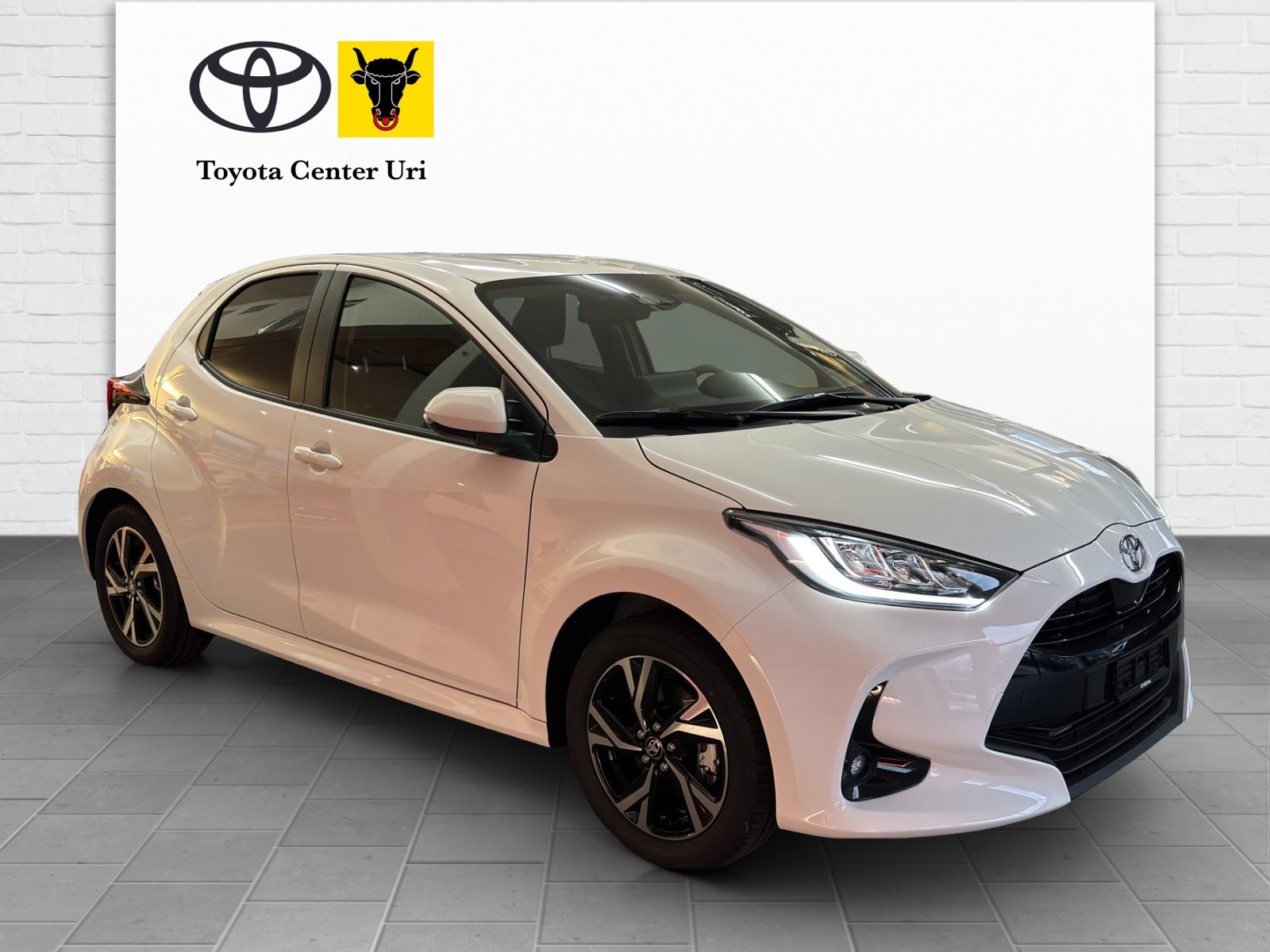 TOYOTA Yaris 1.5 Trend e-CVT, Full-Hybrid Petrol/Electric, New car, Automatic - 4