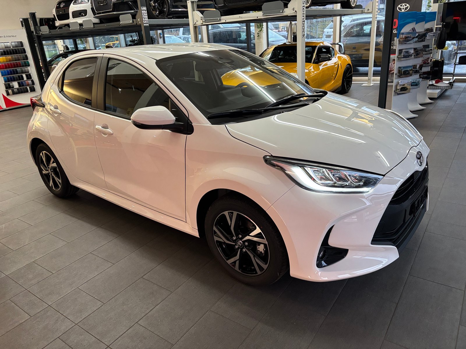 TOYOTA Yaris 1.5 Trend e-CVT, Full-Hybrid Petrol/Electric, New car, Automatic - 7