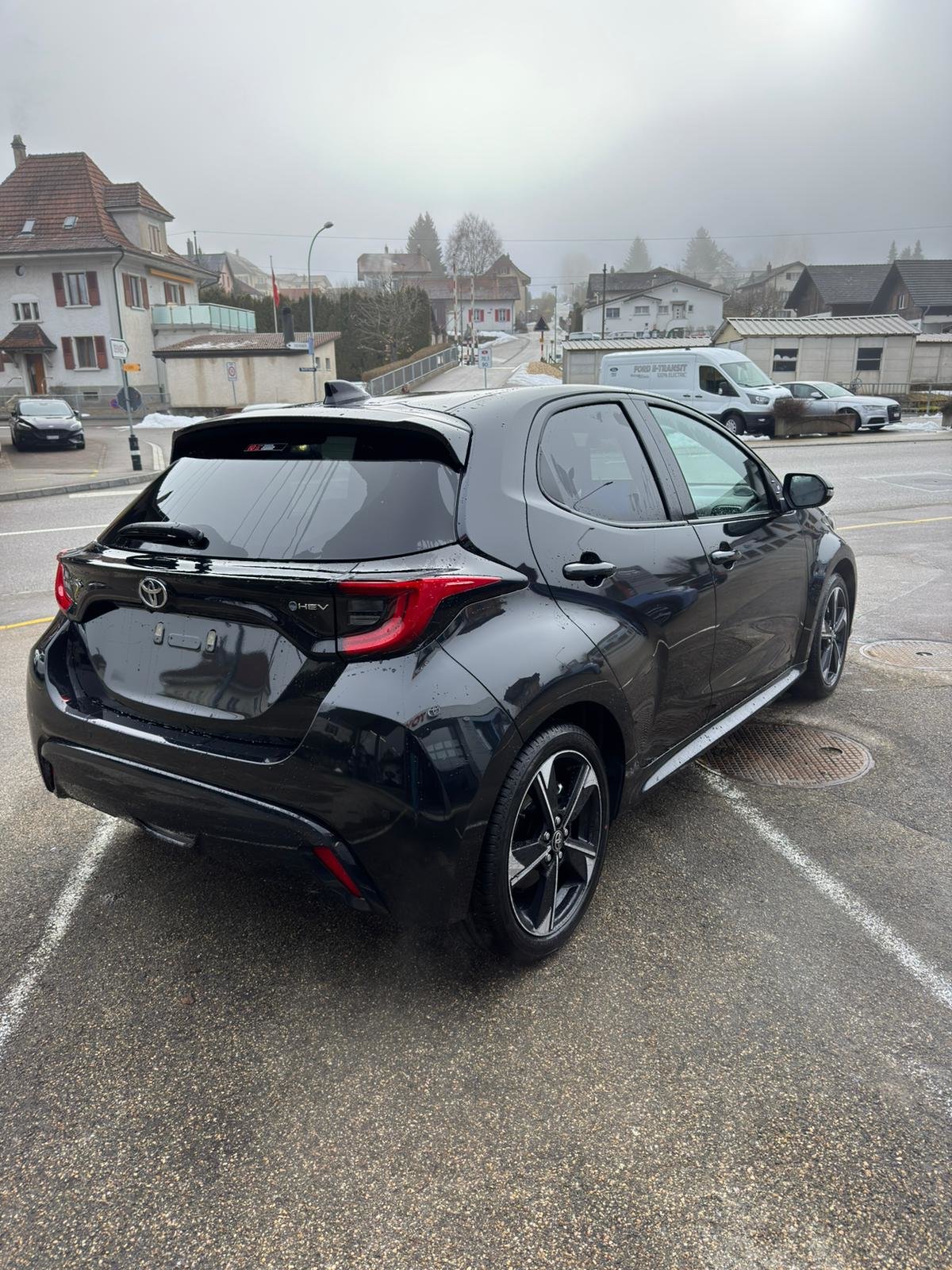TOYOTA Yaris 1.5 Premium e-CVT, Hybride Integrale Benzina/Elettrica, Auto nuove, Automatico - 5