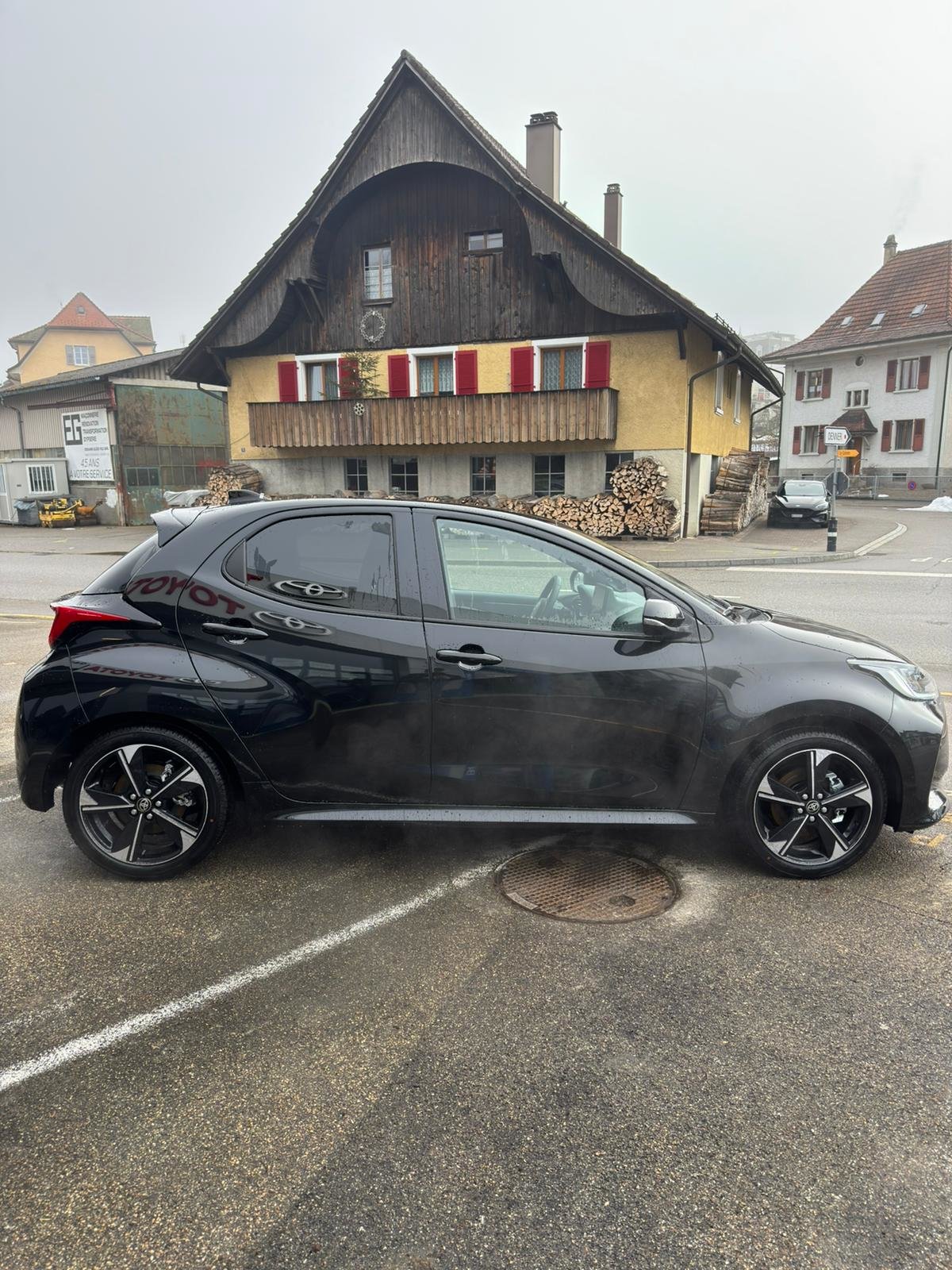TOYOTA Yaris 1.5 Premium e-CVT, Hybride Integrale Benzina/Elettrica, Auto nuove, Automatico - 6