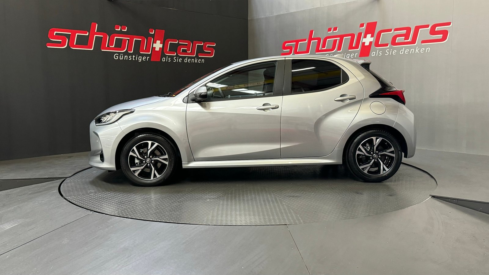 TOYOTA Yaris 1.5 Trend e-CVT, Voll-Hybrid Benzin/Elektro, Neuwagen, Automatik - 3