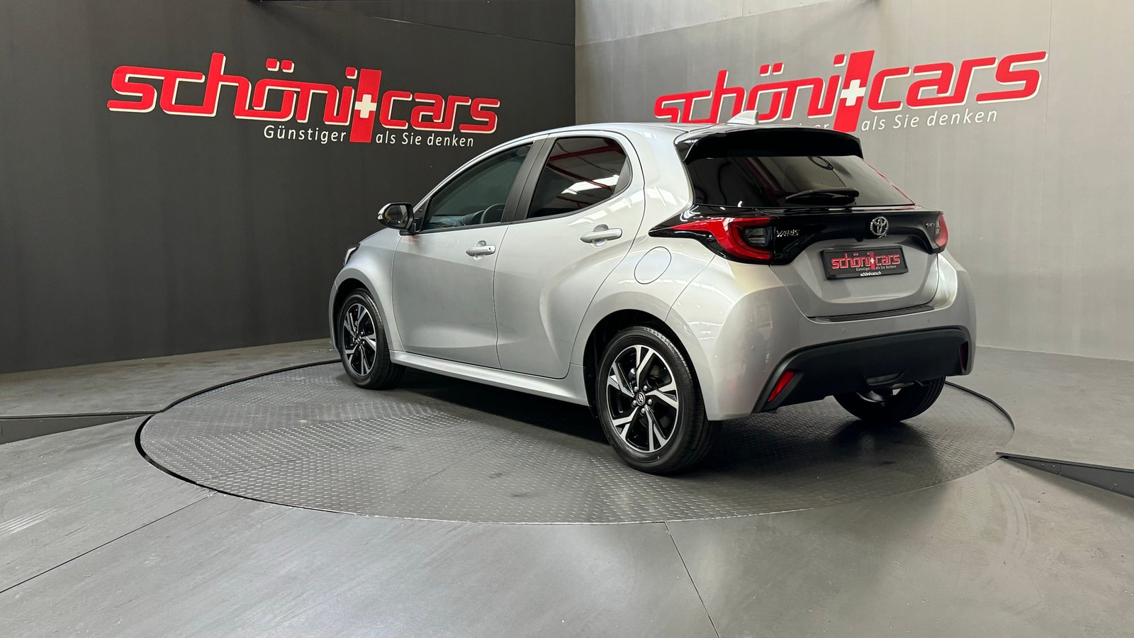 TOYOTA Yaris 1.5 Trend e-CVT, Hybride Integrale Benzina/Elettrica, Auto nuove, Automatico - 4