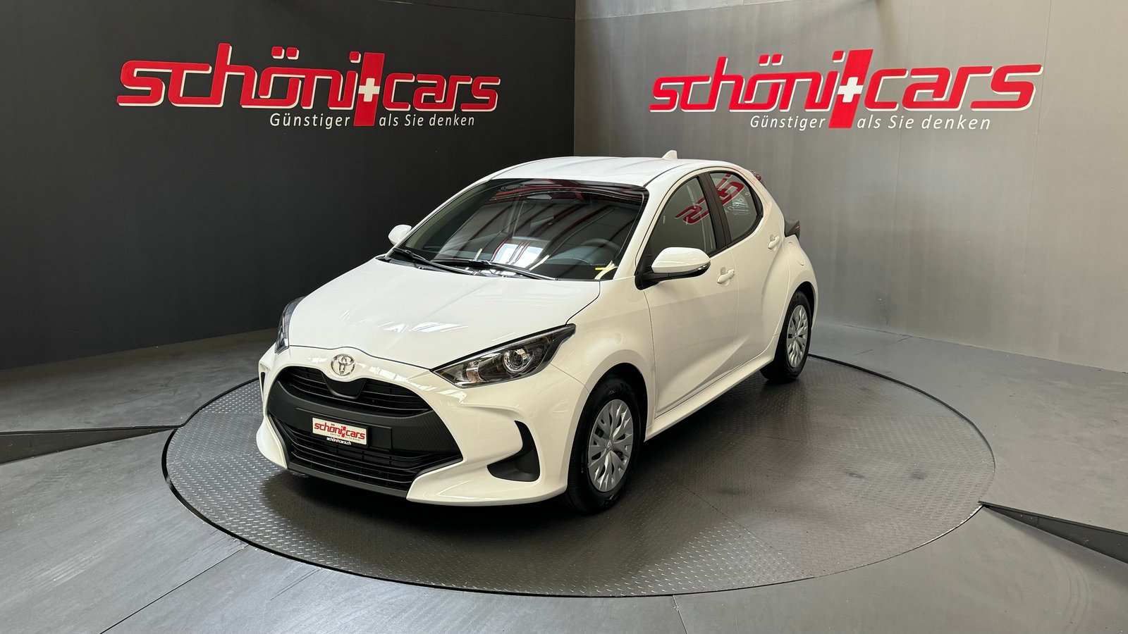TOYOTA NEW Yaris 1.5 Comfort e-CVT, Full-Hybrid Petrol/Electric, New car, Automatic - 2