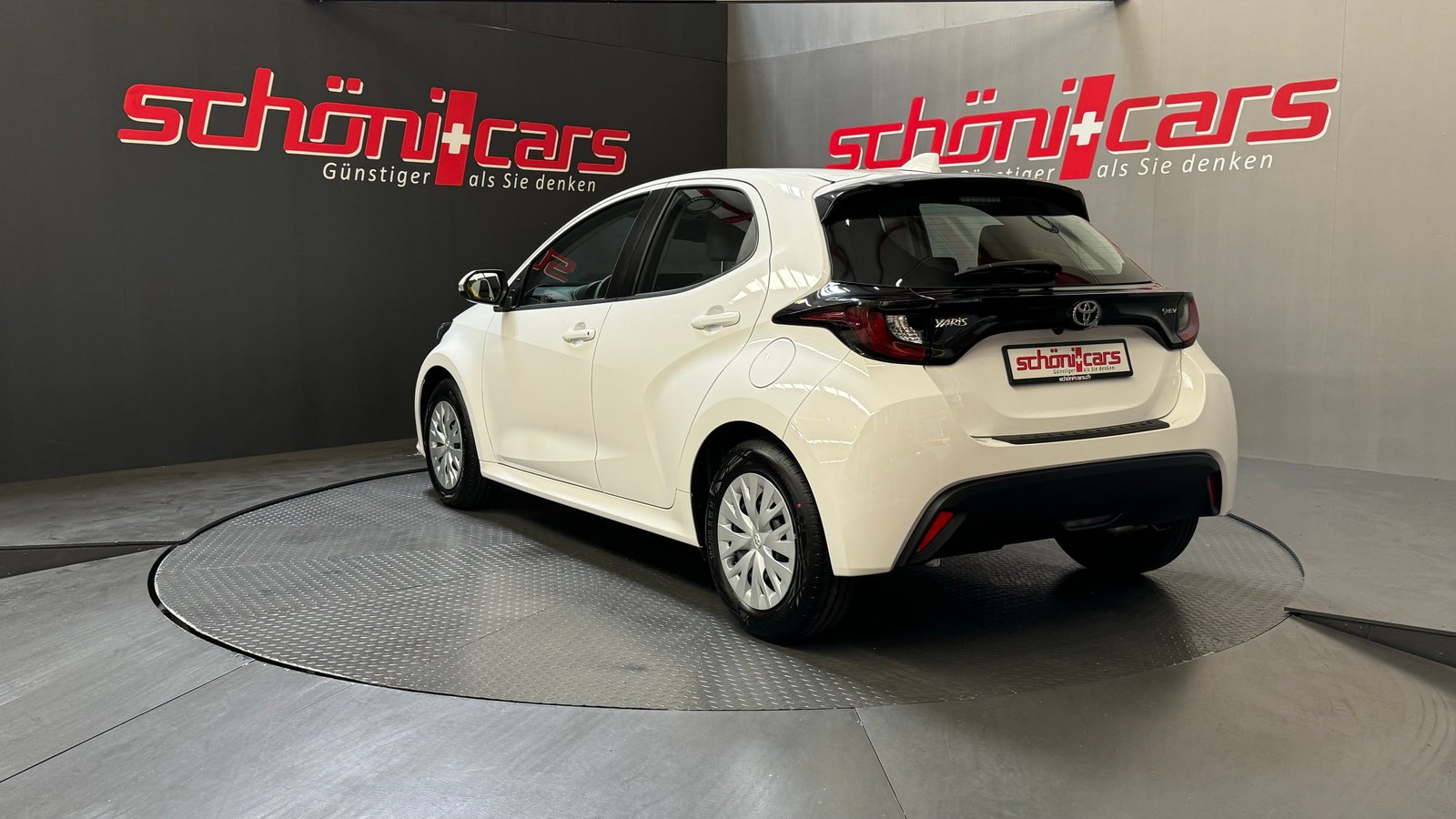 TOYOTA NEW Yaris 1.5 Comfort e-CVT, Full-Hybrid Petrol/Electric, New car, Automatic - 4