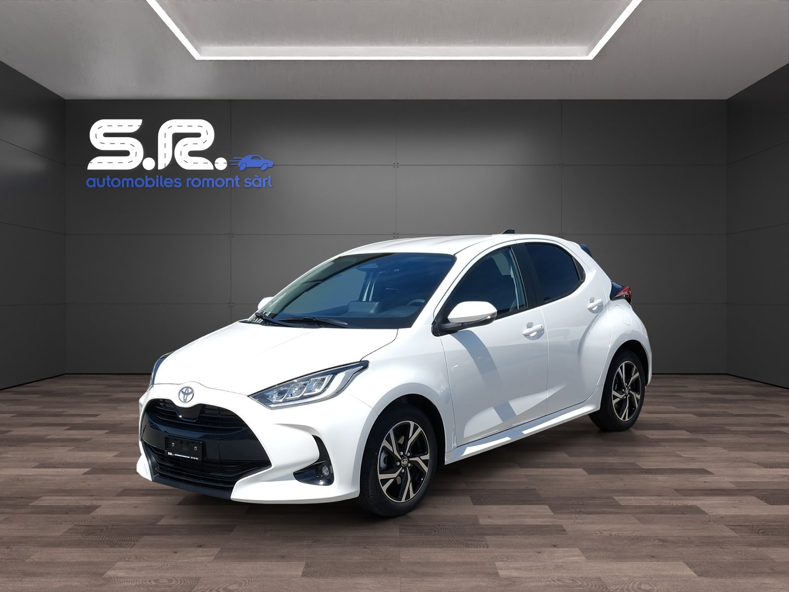 TOYOTA Yaris 1.5 Comfort e-CVT, Hybride Integrale Benzina/Elettrica, Auto nuove, Automatico - 2