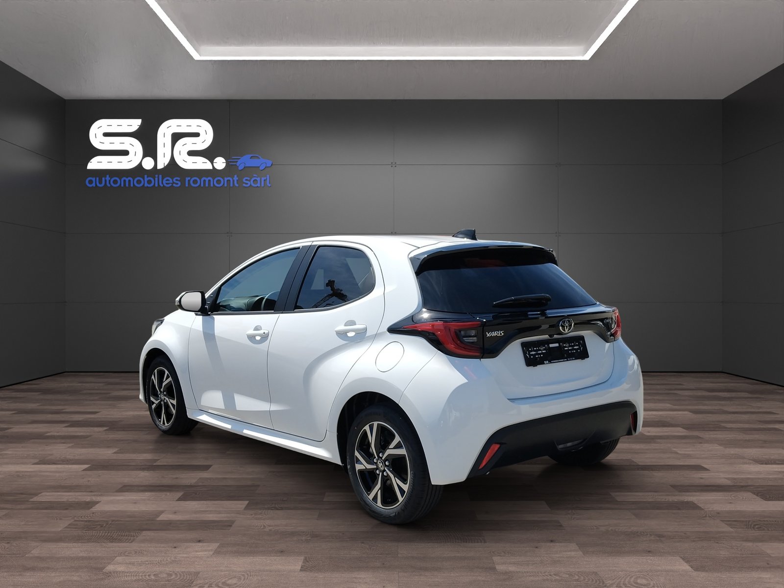 TOYOTA Yaris 1.5 Comfort e-CVT, Hybride Integrale Benzina/Elettrica, Auto nuove, Automatico - 3