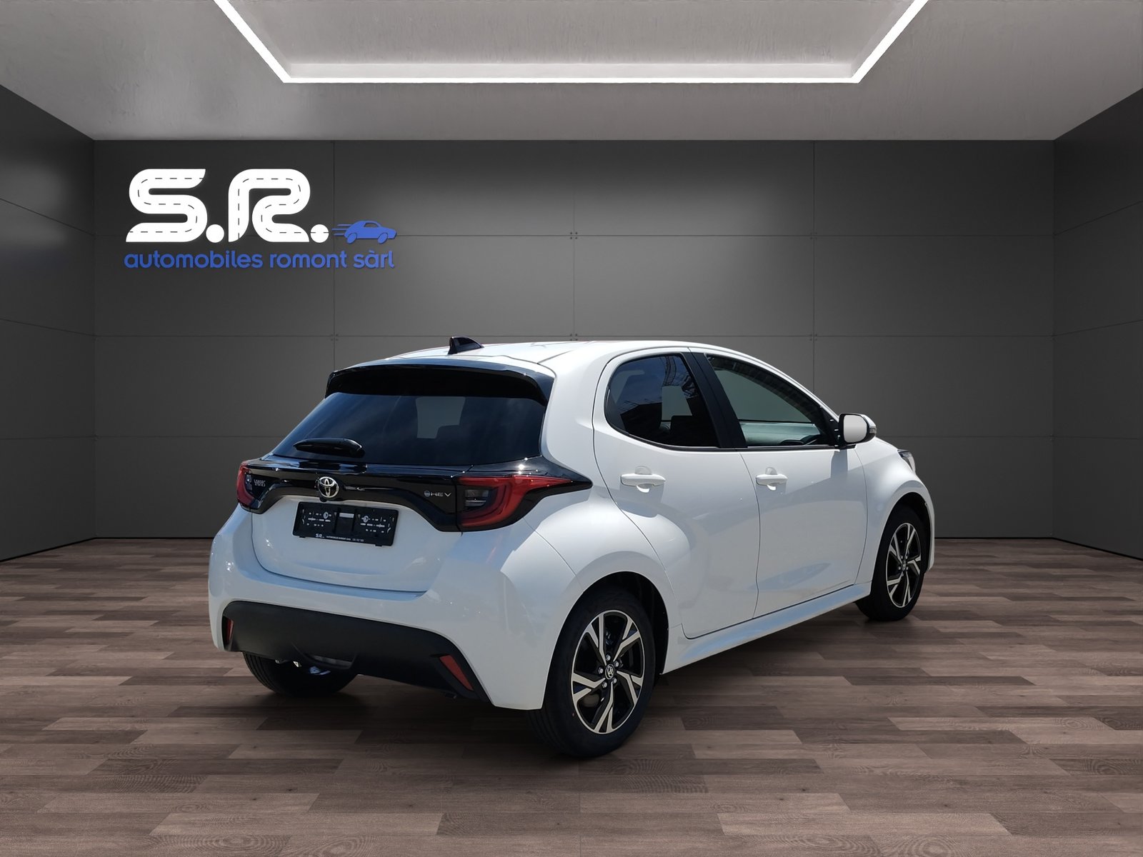 TOYOTA Yaris 1.5 Comfort e-CVT, Hybride Integrale Benzina/Elettrica, Auto nuove, Automatico - 5