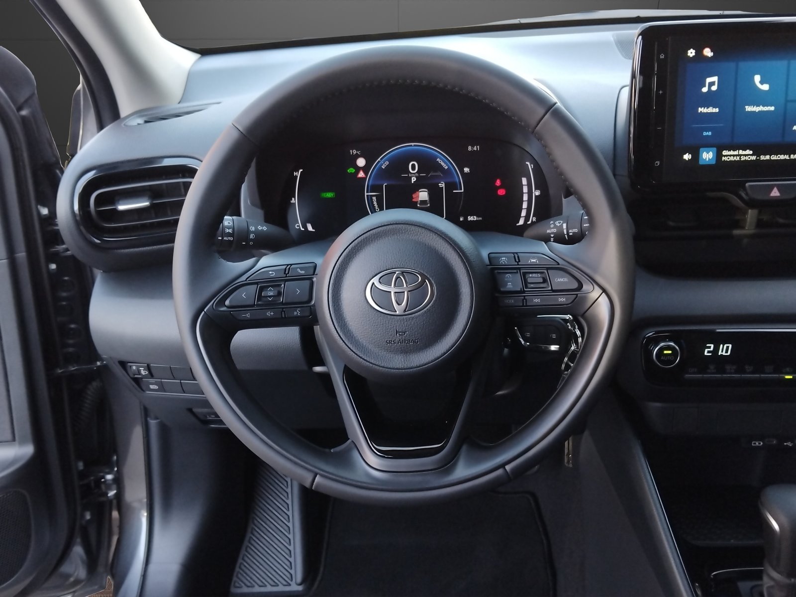 TOYOTA Yaris 1.5 Comfort e-CVT, Voll-Hybrid Benzin/Elektro, Neuwagen, Automatik - 6