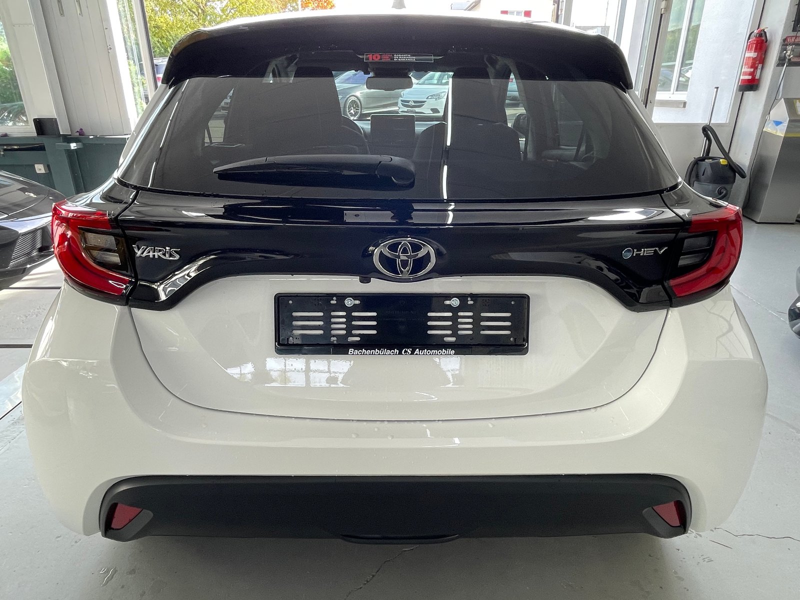 TOYOTA Yaris 1.5 Comfort e-CVT, Voll-Hybrid Benzin/Elektro, Neuwagen, Automatik - 5