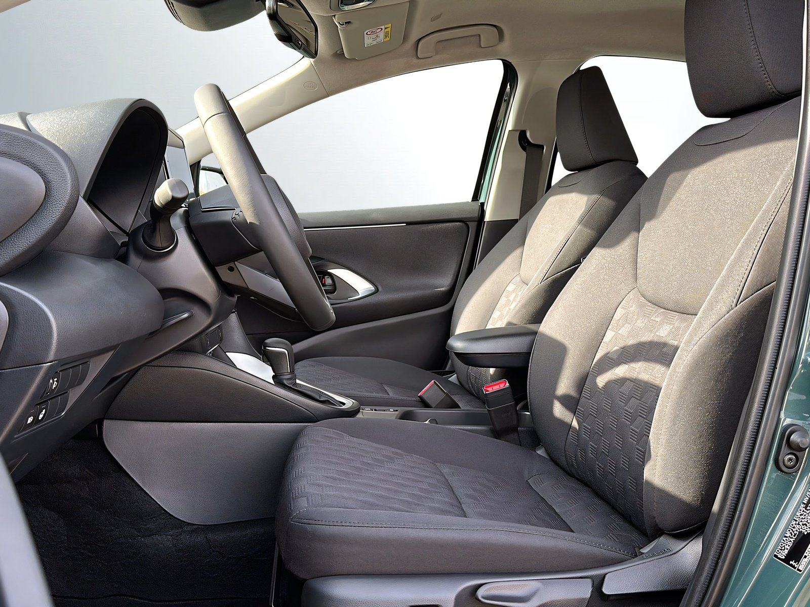 TOYOTA Yaris 1.5 Comfort e-CVT, Hybride Integrale Benzina/Elettrica, Auto nuove, Automatico - 4