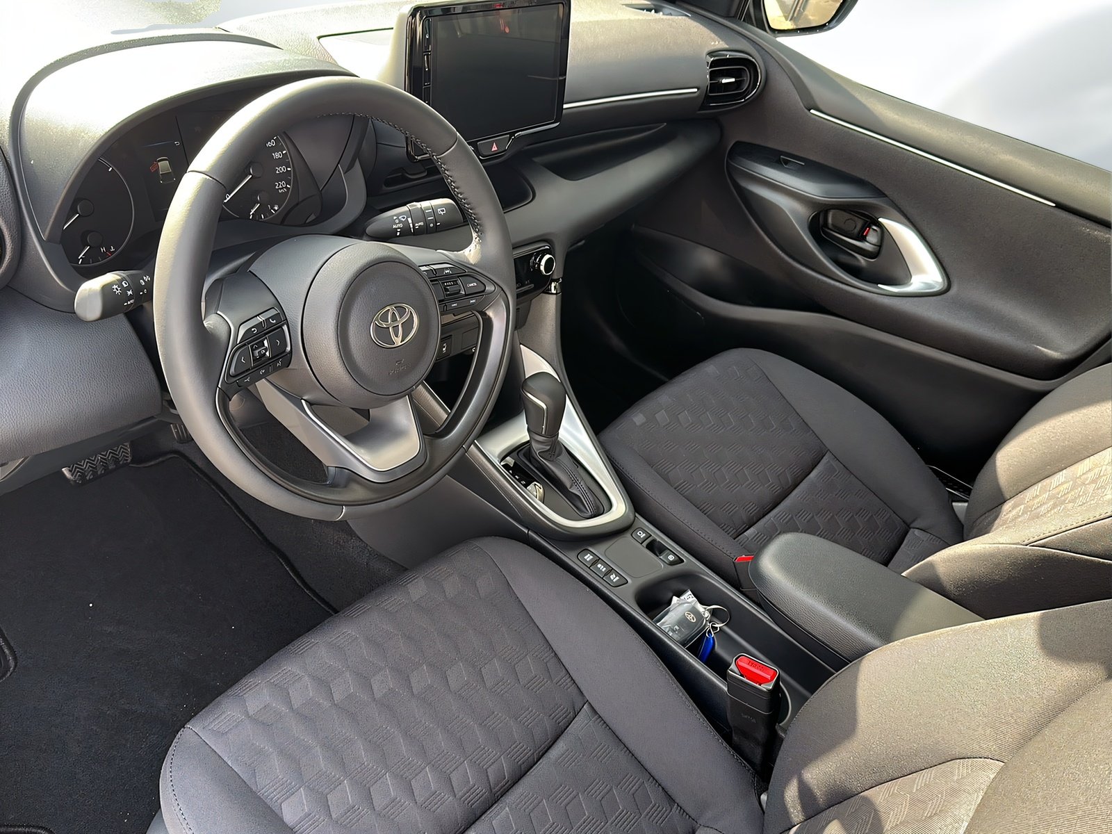 TOYOTA Yaris 1.5 Comfort e-CVT, Hybride Integrale Benzina/Elettrica, Auto nuove, Automatico - 5