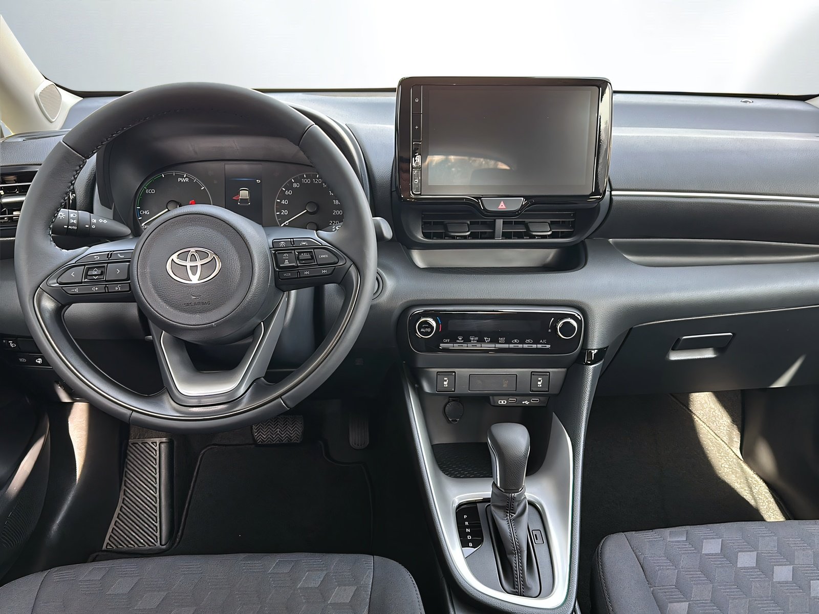 TOYOTA Yaris 1.5 Comfort e-CVT, Hybride Integrale Benzina/Elettrica, Auto nuove, Automatico - 6