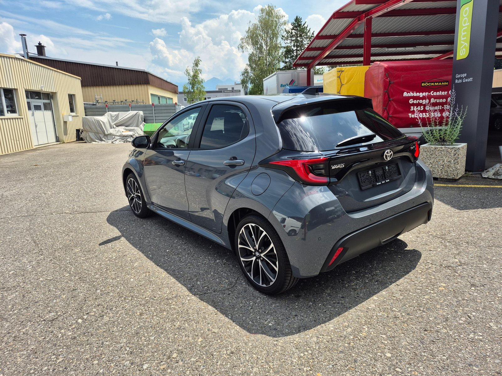 TOYOTA Yaris 1.5 Trend e-CVT, Voll-Hybrid Benzin/Elektro, Neuwagen, Automatik - 7