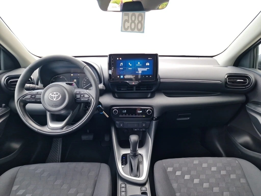TOYOTA Yaris 1.5 Comfort e-CVT, Voll-Hybrid Benzin/Elektro, Neuwagen, Automatik - 2