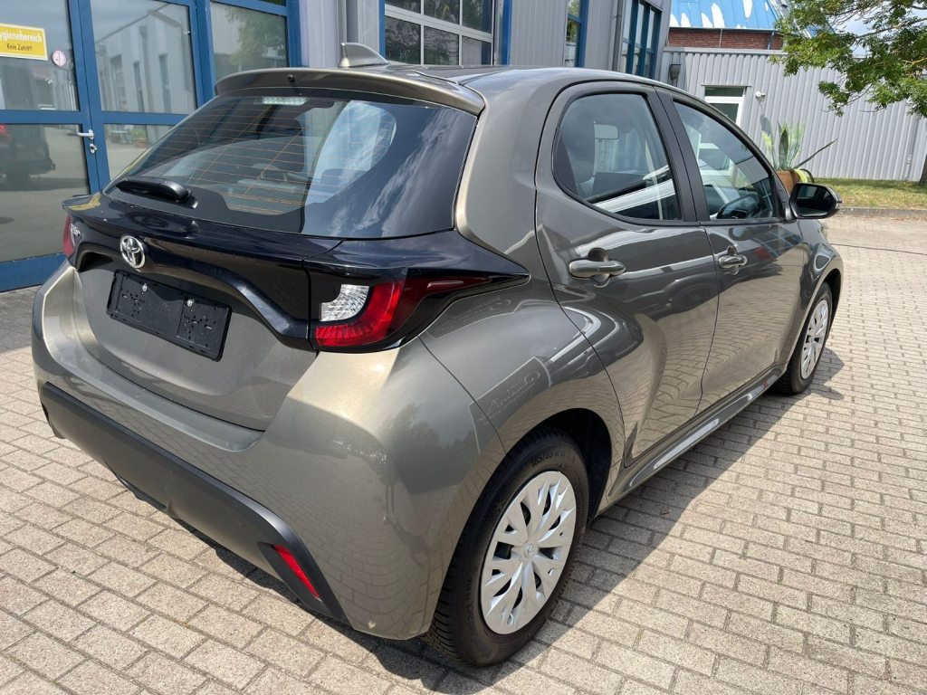 TOYOTA 1.5 Comfort, Benzina, Occasioni / Usate, Manuale - 4