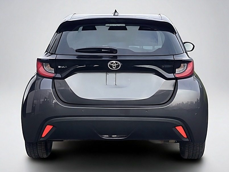 TOYOTA YARIS 1.5 Hybrid, Full-Hybrid Petrol/Electric, Second hand / Used, Automatic - 4