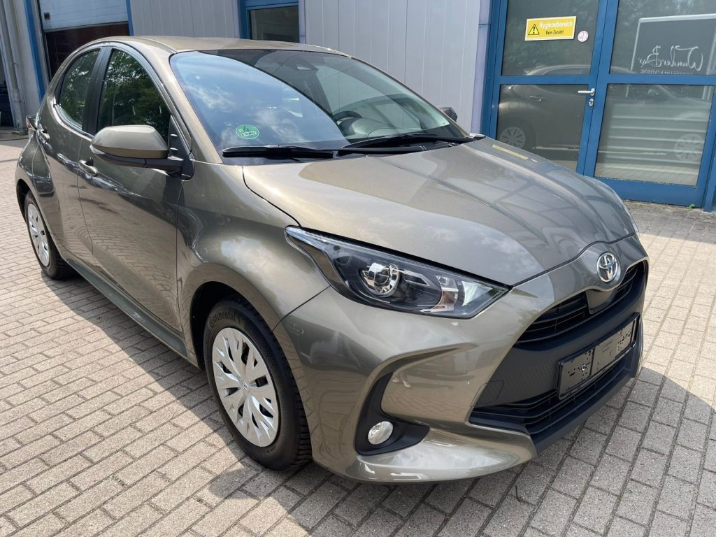 TOYOTA 1.5 Comfort, Benzina, Occasioni / Usate, Manuale - 2