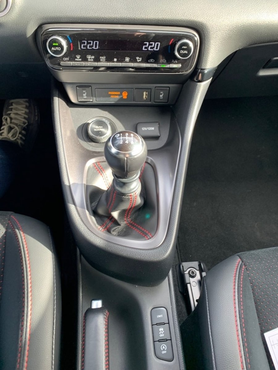 TOYOTA Yaris 1.6 GR Sport, Essence, Occasion / Utilisé, Manuelle - 6