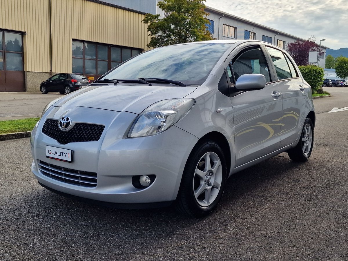TOYOTA Yaris 1.3 Linea Sol, Petrol, Second hand / Used, Manual - 2
