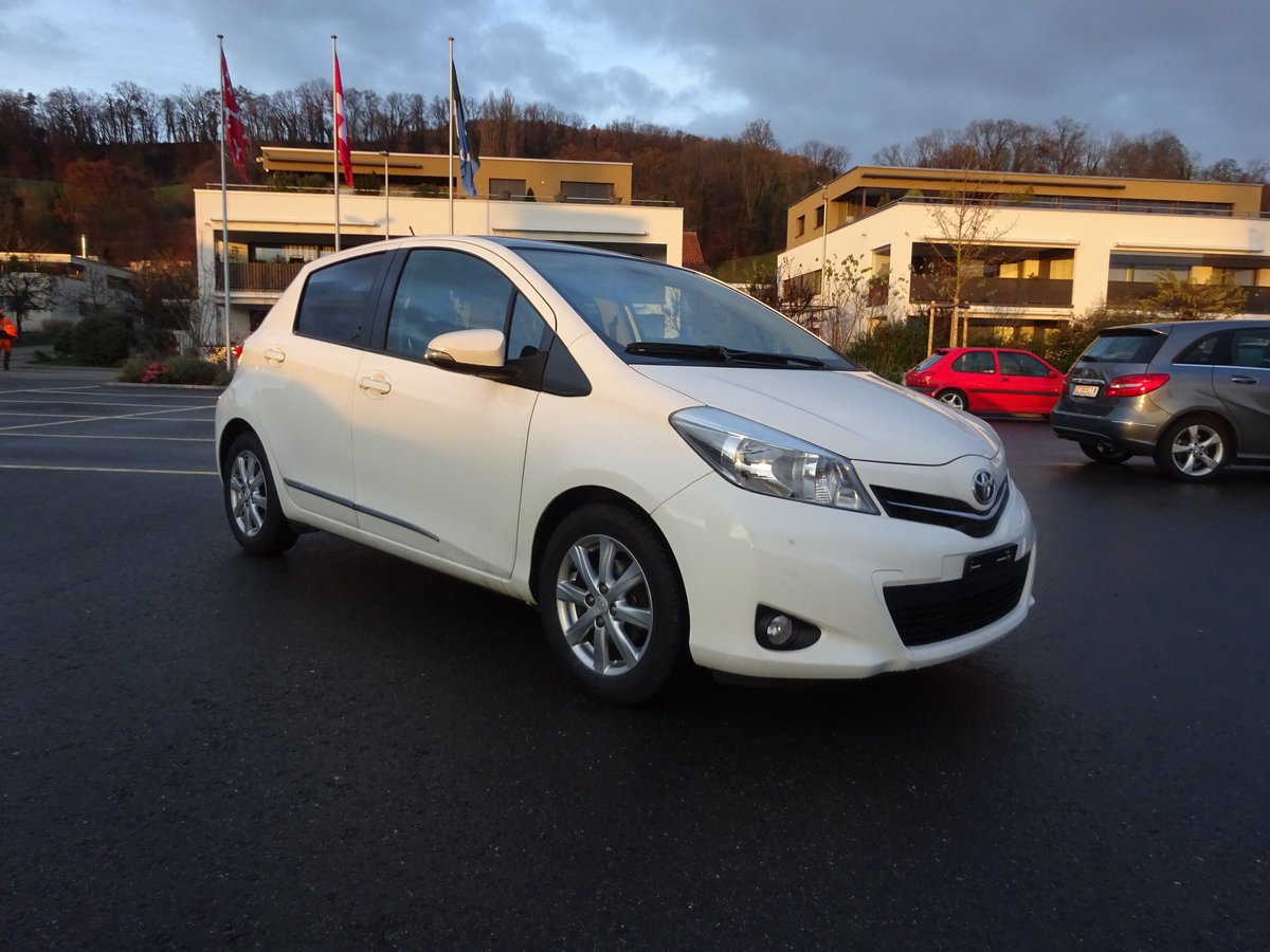 TOYOTA Yaris 1.33 Sol Premium, Essence, Occasion / Utilisé, Manuelle - 2