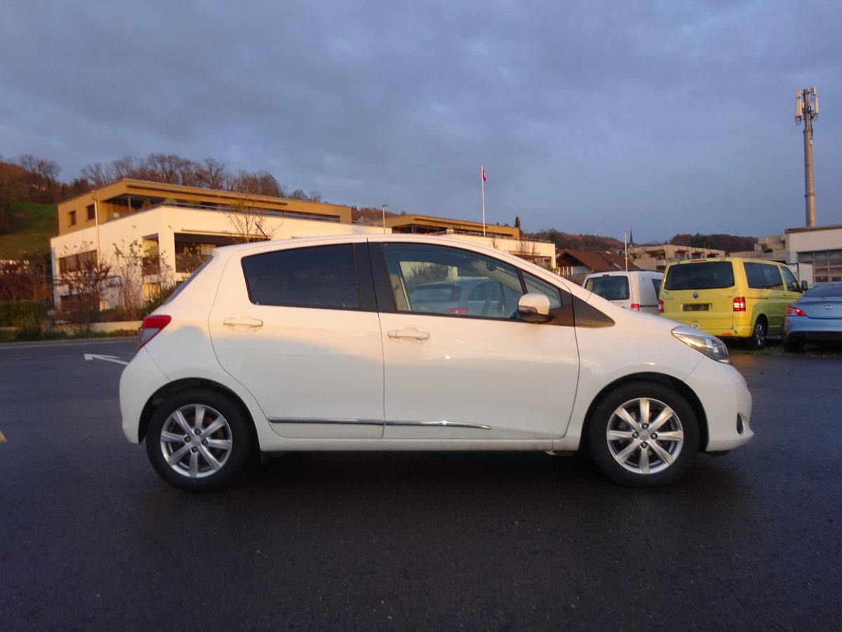 TOYOTA Yaris 1.33 Sol Premium, Essence, Occasion / Utilisé, Manuelle - 3