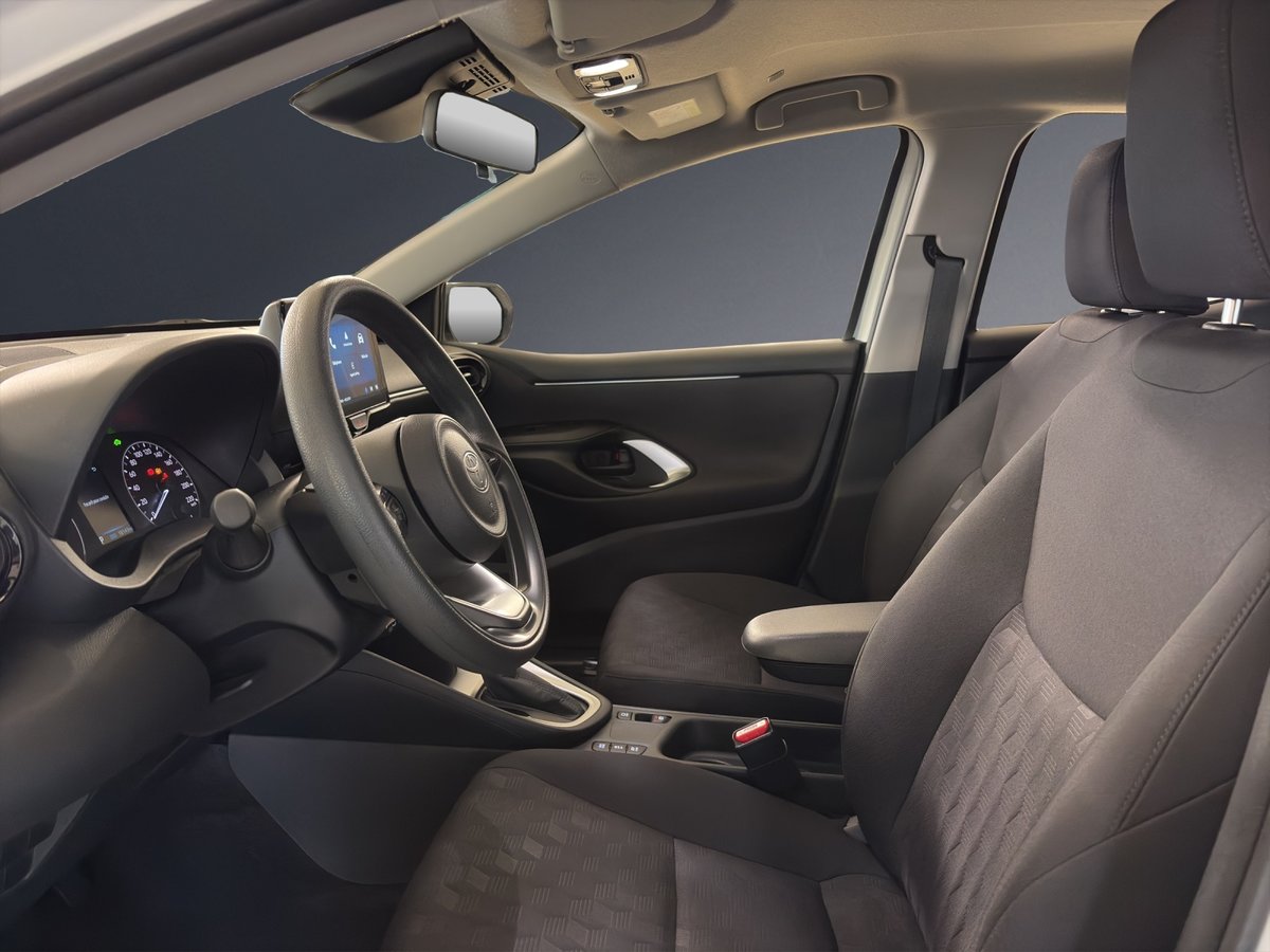 TOYOTA Yaris 1.5 Comfort e-CVT, Full-Hybrid Petrol/Electric, Second hand / Used, Automatic - 6