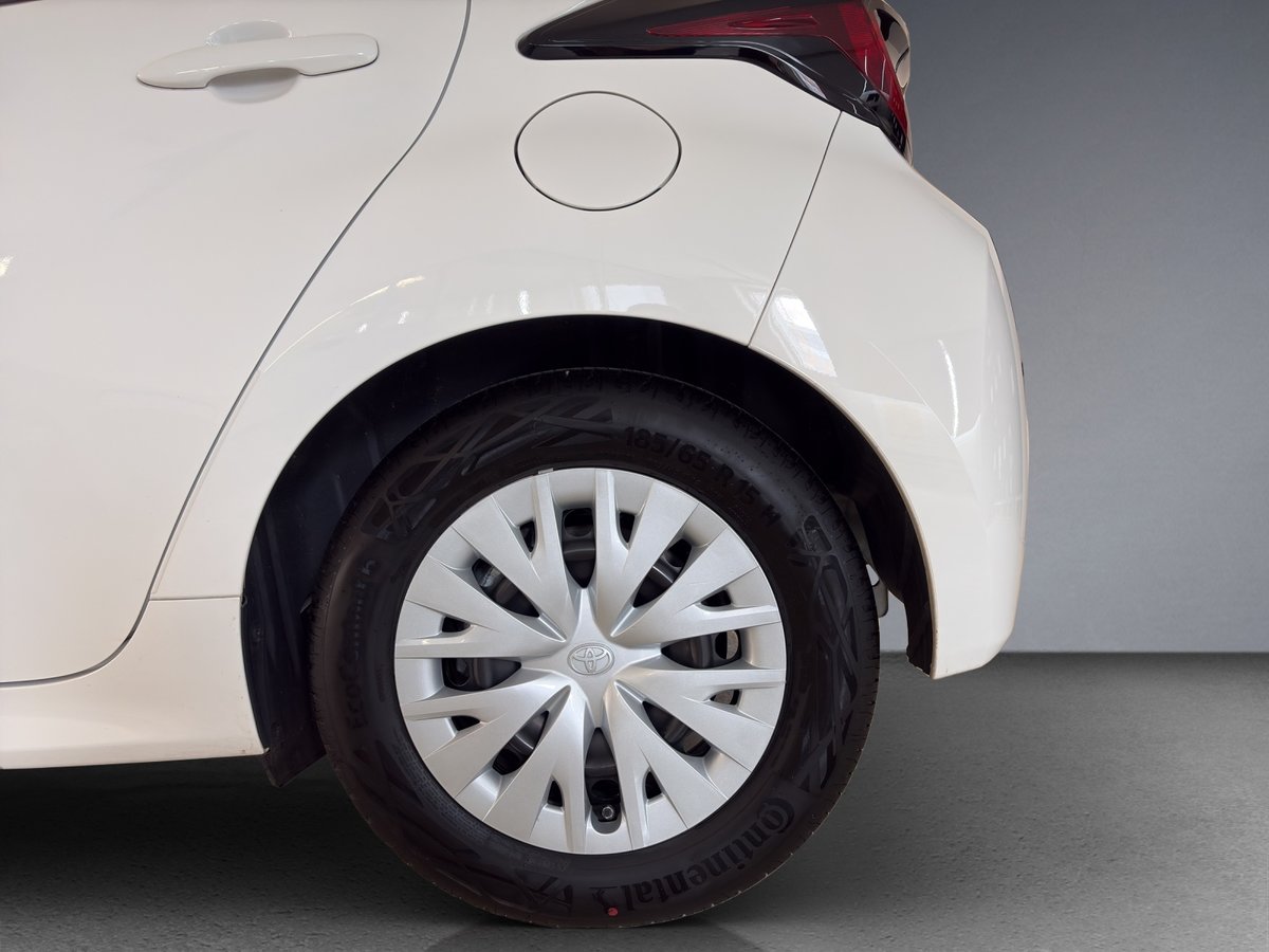 TOYOTA Yaris 1.5 Comfort e-CVT, Full-Hybrid Petrol/Electric, Second hand / Used, Automatic - 6